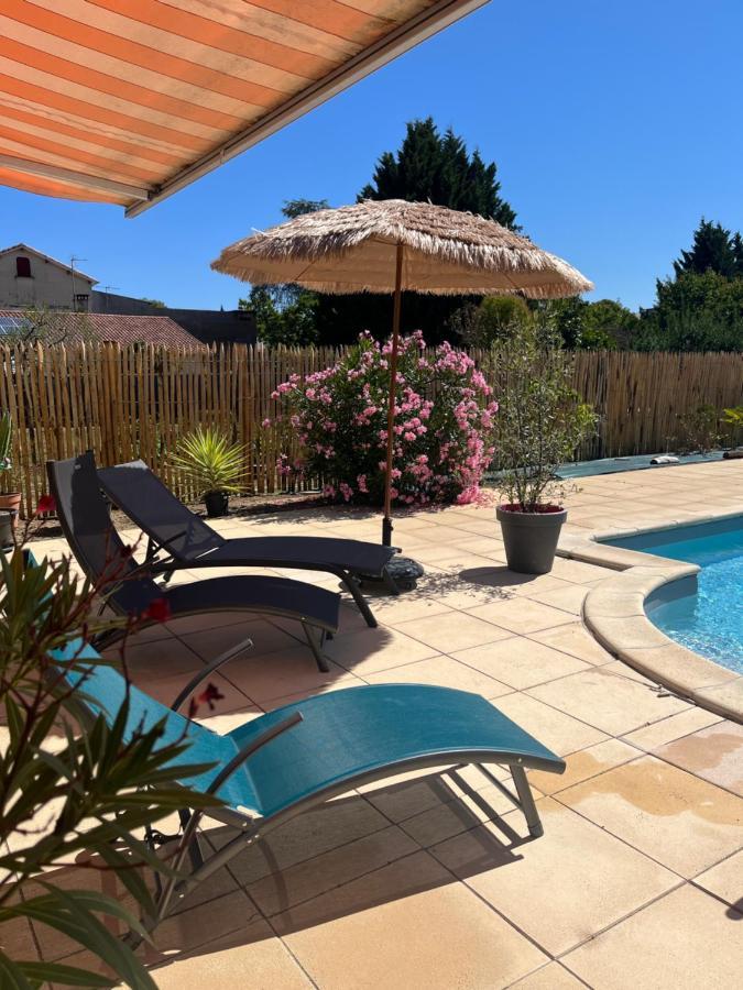 Les Voyages De Louison Bed and Breakfast Lavardac Exteriör bild