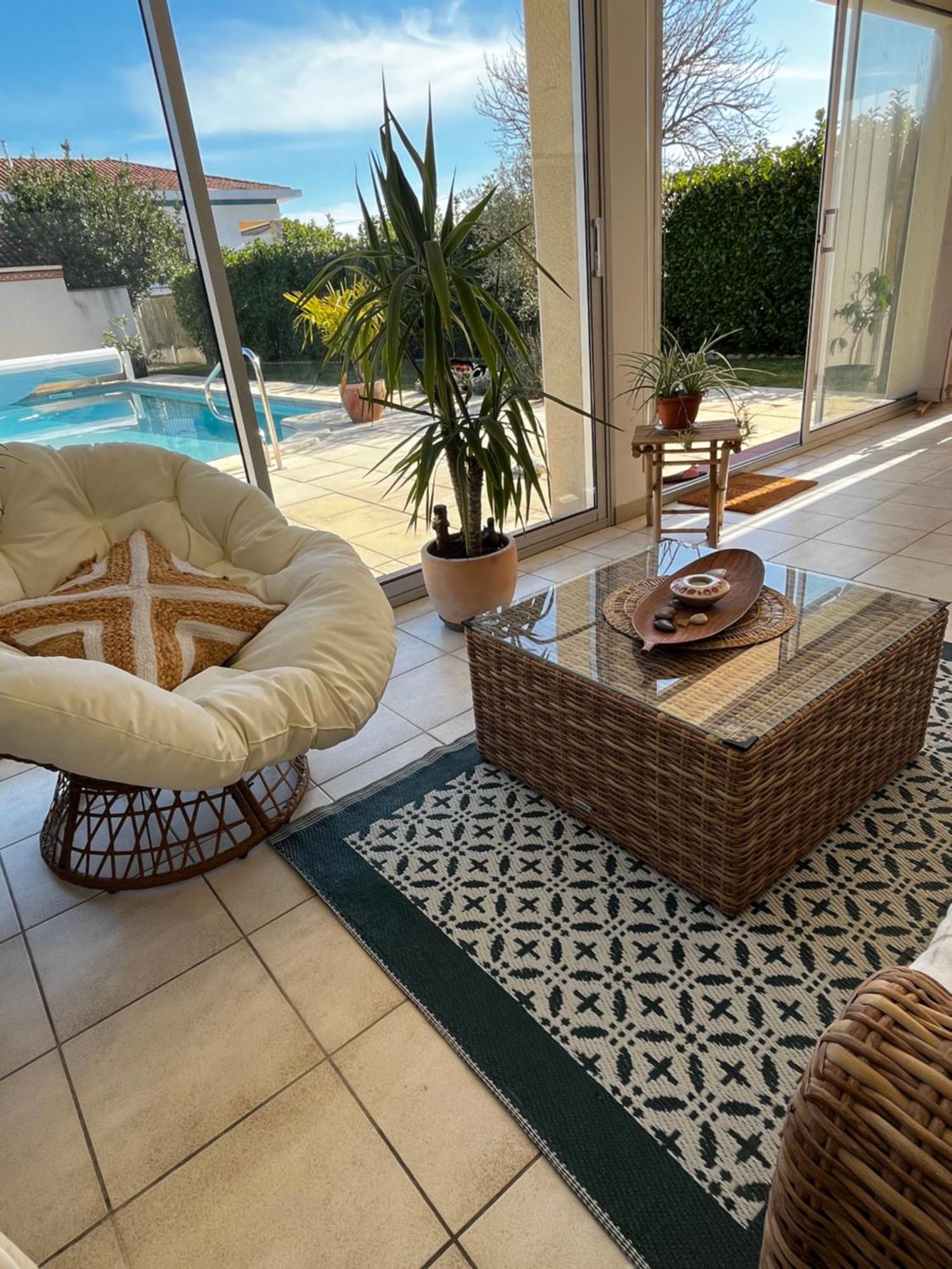 Les Voyages De Louison Bed and Breakfast Lavardac Exteriör bild